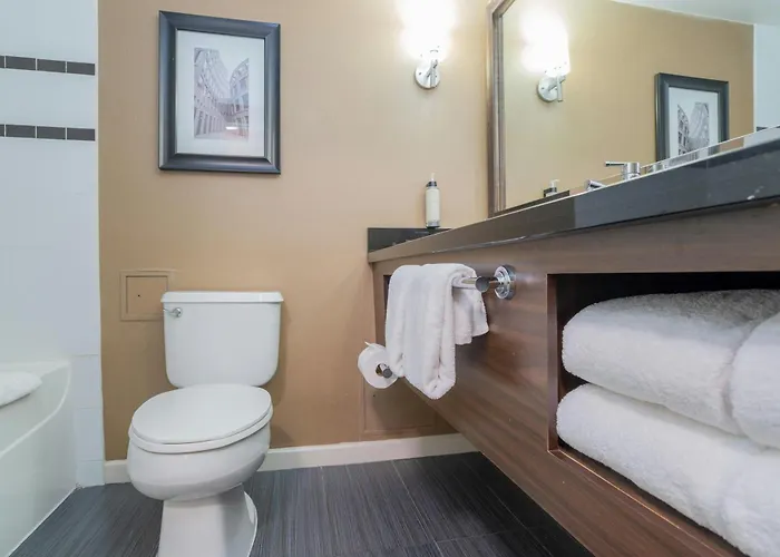 Sandman Signature Vancouver Airport Hotel & Resort